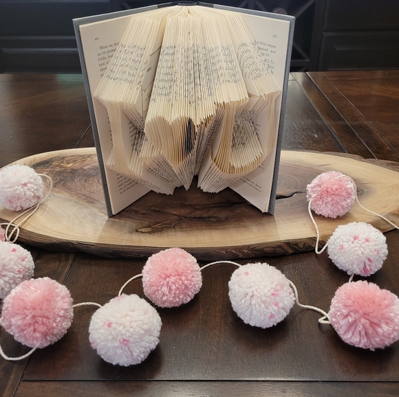 Pink and White Pom Pom Garland - Picture 3 of 5